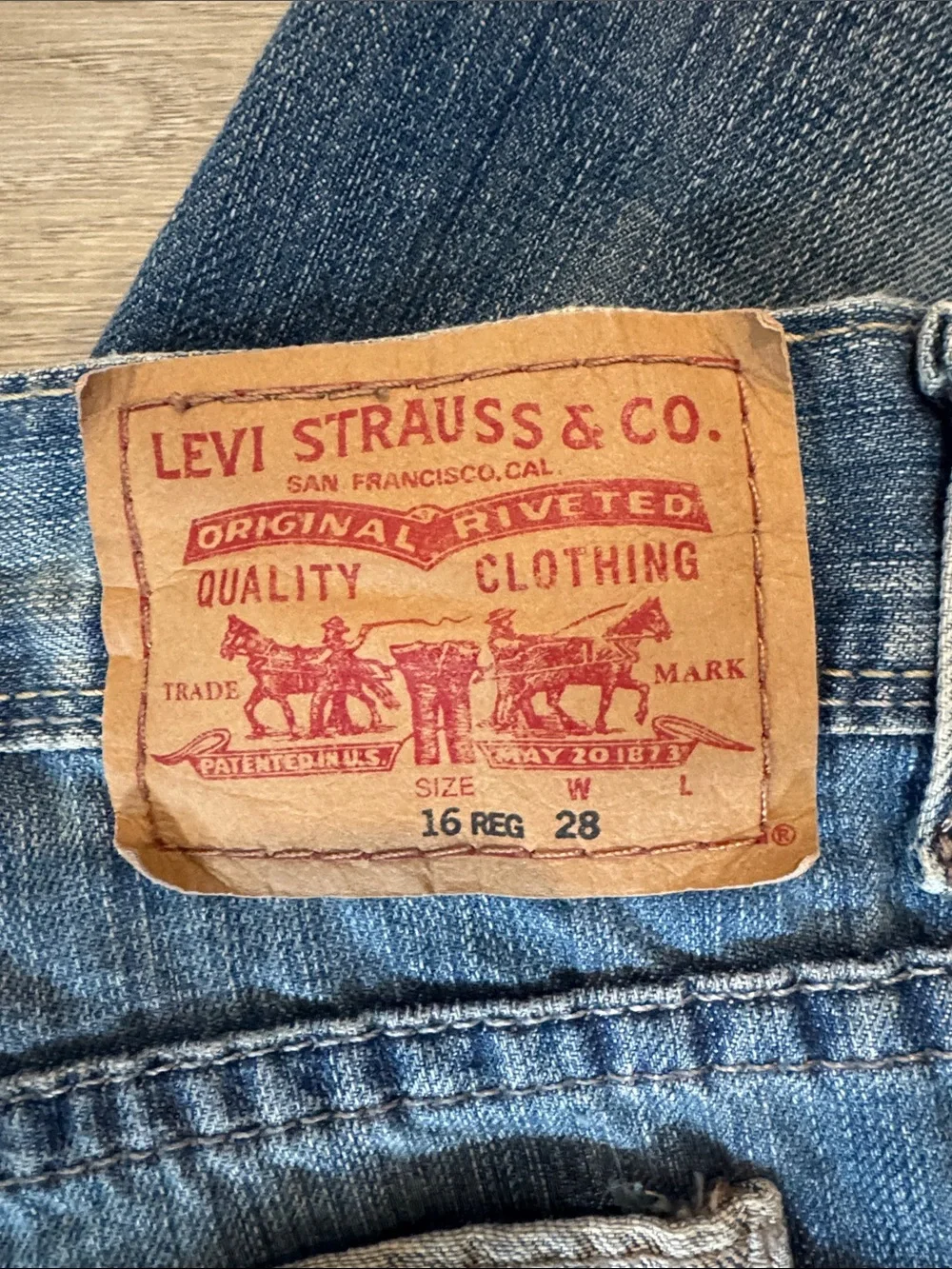 Levi's Boys Medium Blue Washed Denim Jean Shorts 16 26